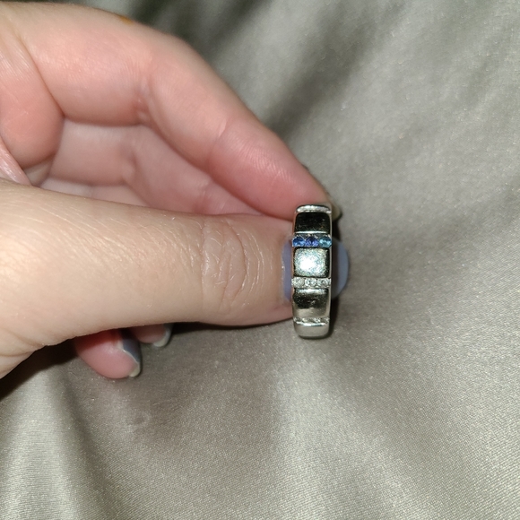 14k white gold sapphire and diamond embedded ring size 7 - Picture 2 of 7